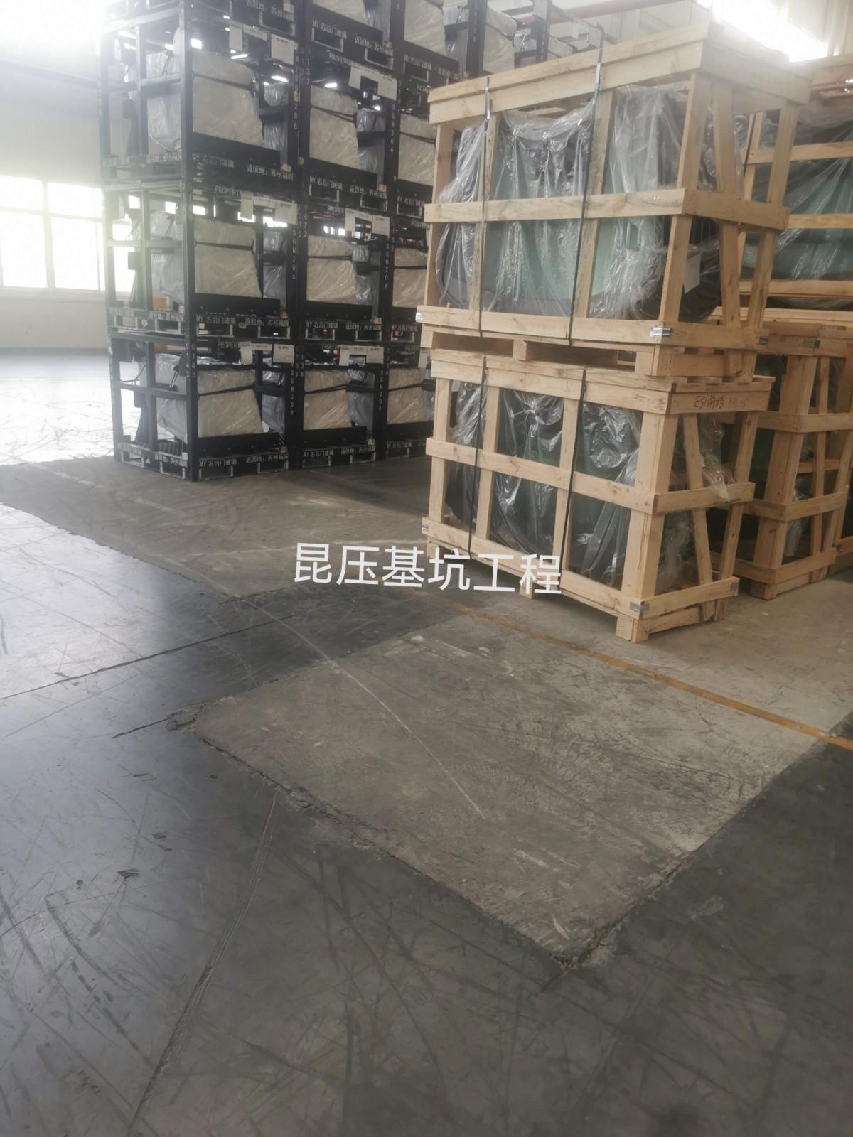 易順建工集團(tuán)有限公司總經(jīng)理李晉恒到蘇州視察福耀玻璃基建項(xiàng)目